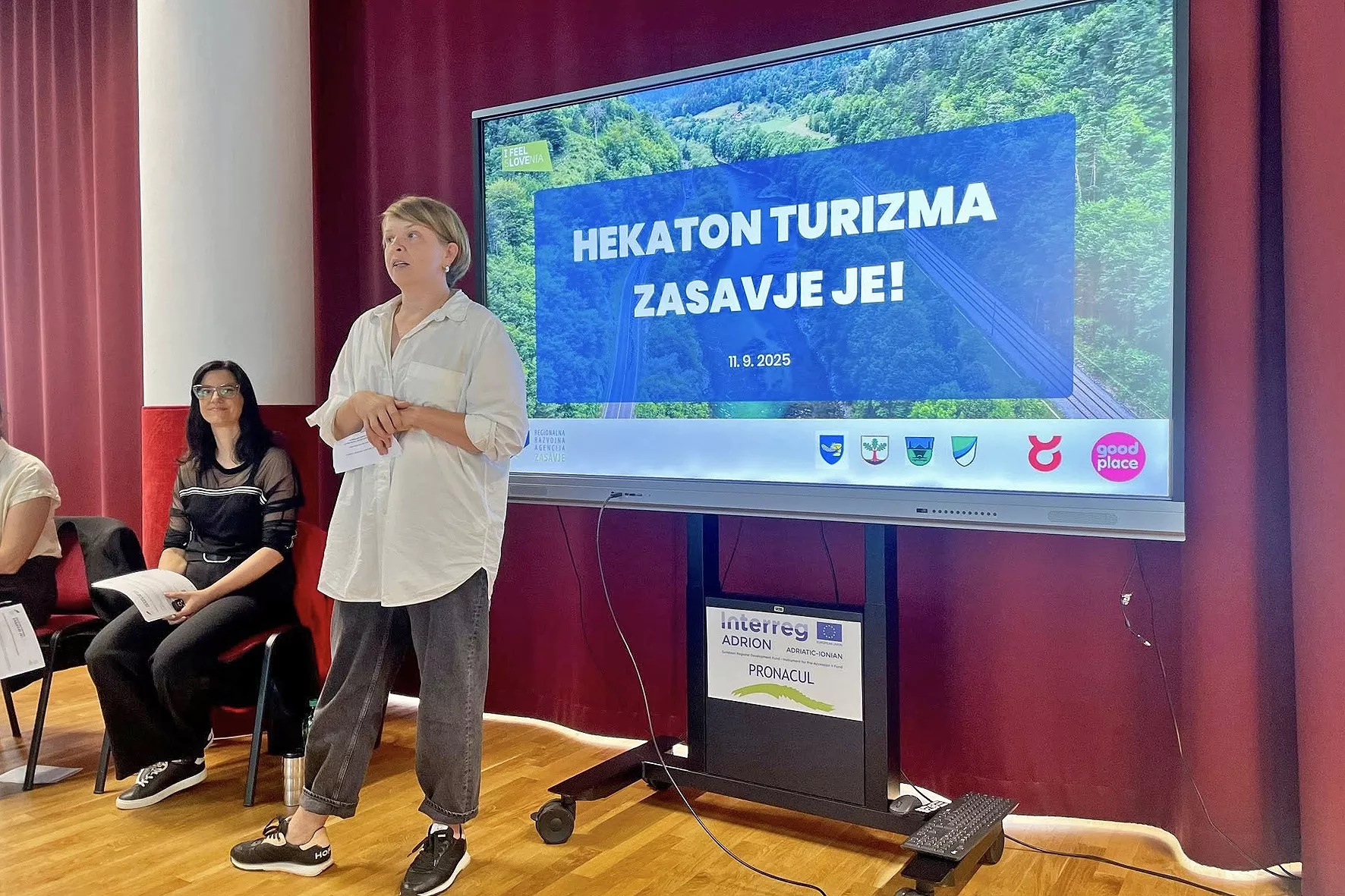 Hekaton turizma "Zasavje je!" - je organizirano reševanje izzivov in novih priložnosti v turizmu in novi turistični destinaciji Zasavje