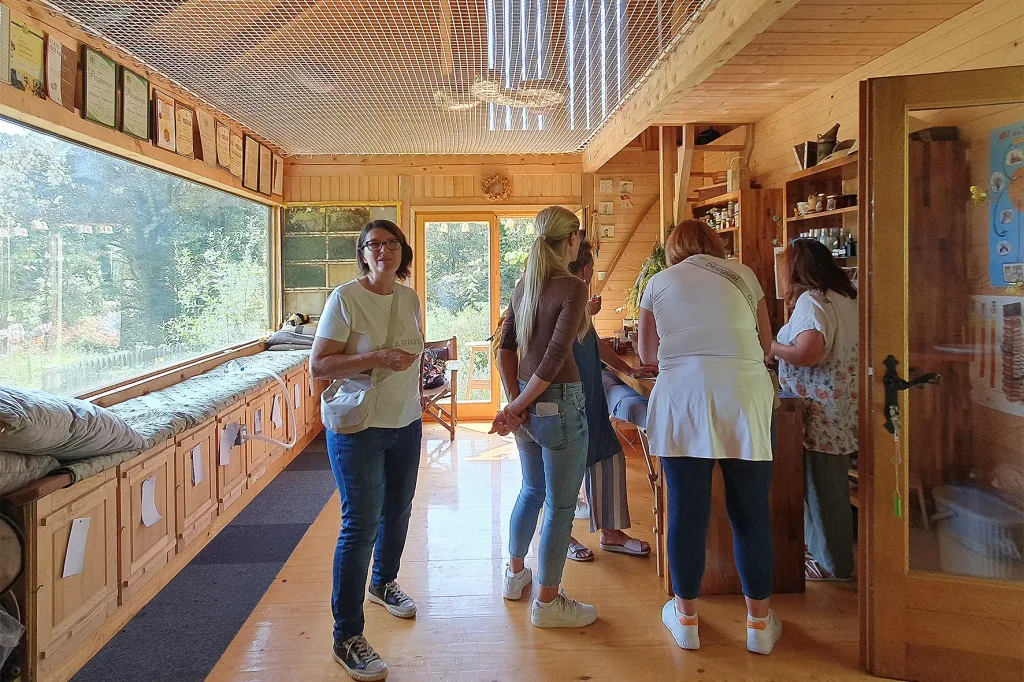 Strokovna ekskurzija turističnih ponudnikov po Dolenjski_muzej Lesarius_08.09 (21) Strokovne ekskurzije po Dolenjski se je udeležil tudi muzej Lesarius - kot turistični ponudnik