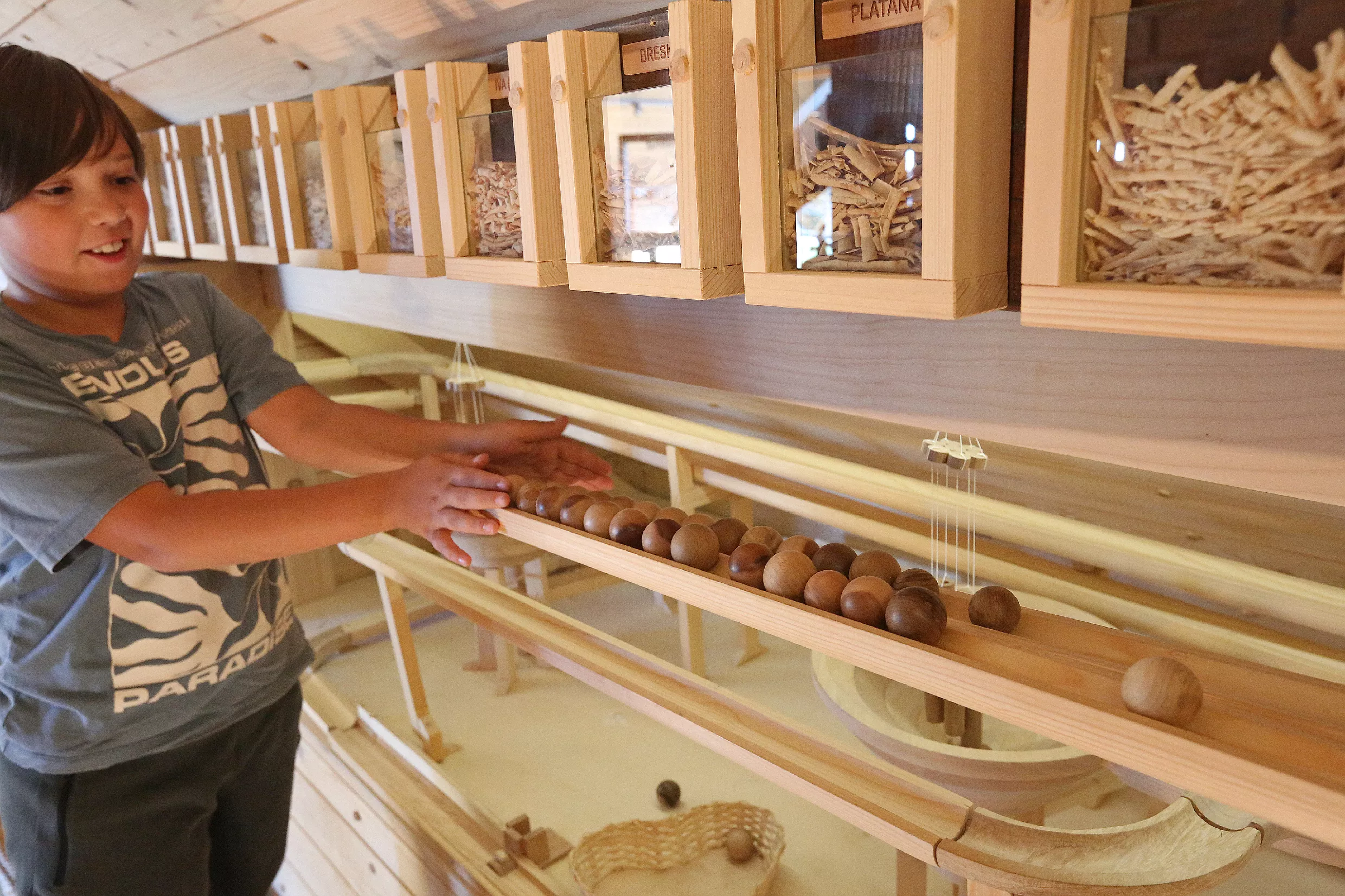 28.10.2025_Tehnika in kreativa_LESARIUS (16) Delavnice so del projekta Kreativa in tehnika za mlade, ki ga sofinancirata Evropska unija in Republika Slovenija v okviru Strateškega načrta skupne kmetijske politike 2023–2027 preko LAS Srce Slovenije.