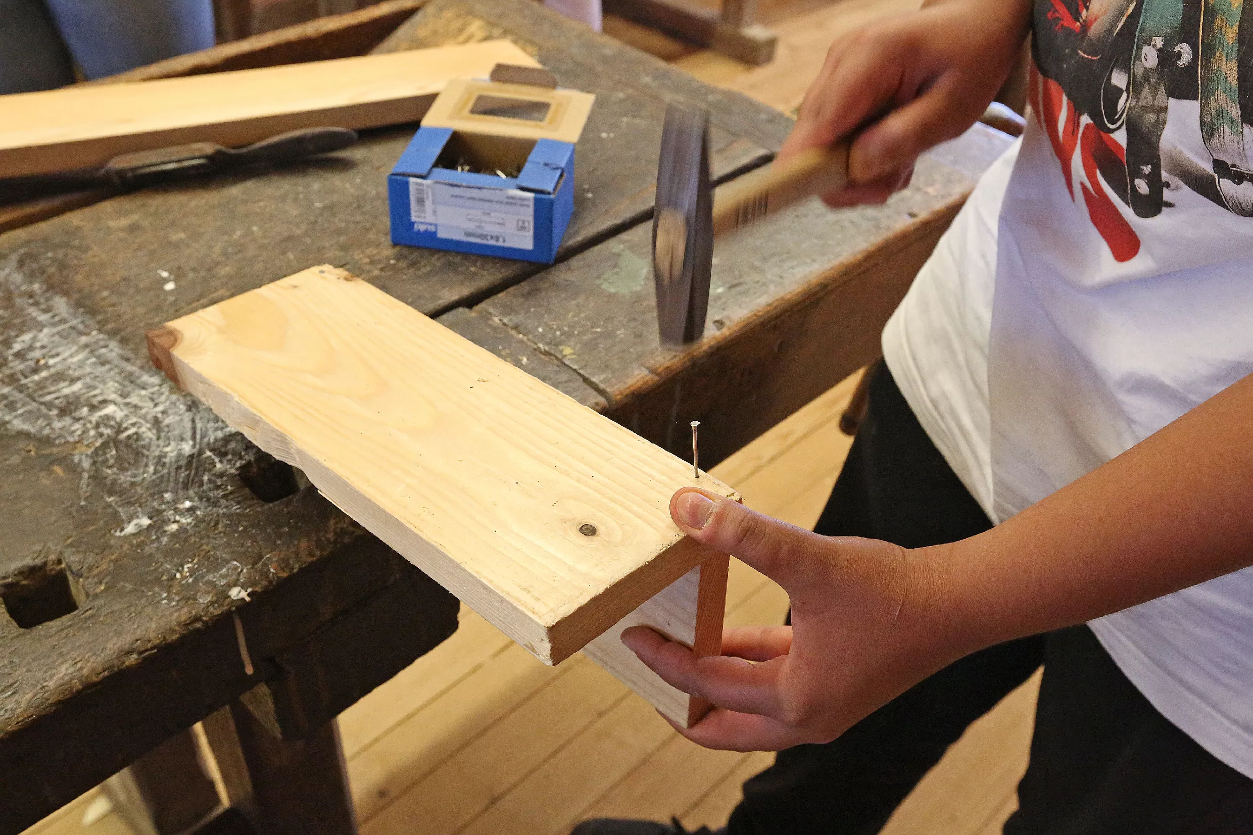 29.10.2025_Tehnika in kreativa_LESARIUS (12) Delavnice v muzeju Lesarius so del projekta Kreativa in tehnika za mlade, ki ga sofinancirata Evropska unija in Republika Slovenija v okviru Strateškega načrta skupne kmetijske politike 2023–2027 preko LAS Srce Slovenije.