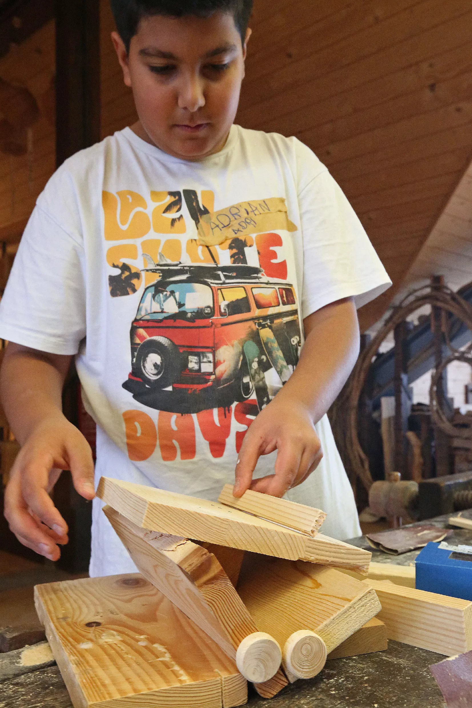 29.10.2025_Tehnika in kreativa_LESARIUS (32) Delavnice v muzeju Lesarius so del projekta Kreativa in tehnika za mlade, ki ga sofinancirata Evropska unija in Republika Slovenija v okviru Strateškega načrta skupne kmetijske politike 2023–2027 preko LAS Srce Slovenije.