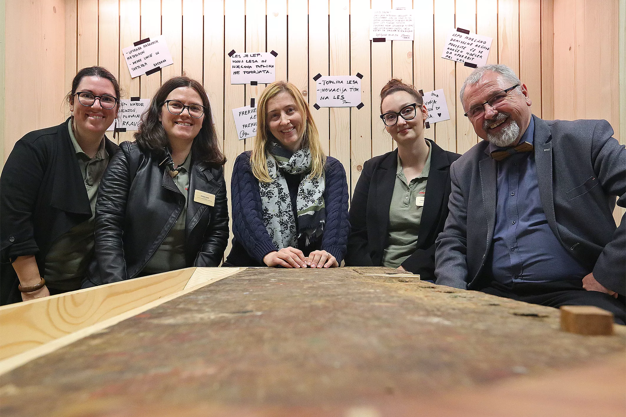 Sejem Ambient in dom plus_ (1) Sejem Ambient in dom plus, razstavni prostor Mizarstva Kos, Centra za zunanjo ureditev in Muzeja Lesarius. Razstava lesenih in celostnih zunanjih preobrazb oziroma prenov načrtovanih in izvedenih v Sloveniji