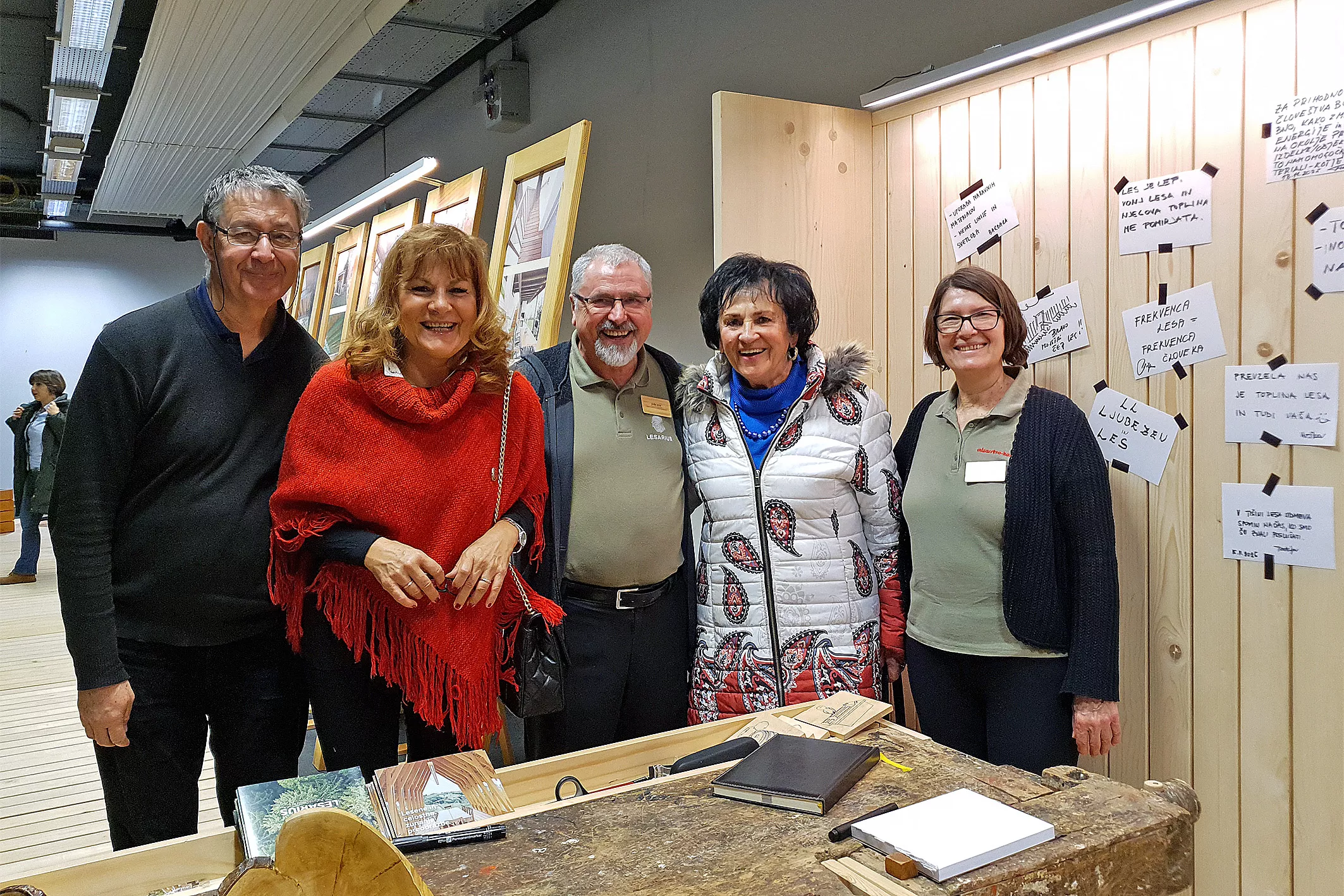 Sejem Ambient in dom plus_ (44) Sejem Ambient in dom plus, razstavni prostor Mizarstva Kos, Centra za zunanjo ureditev in Muzeja Lesarius. Razstava lesenih in celostnih zunanjih preobrazb oziroma prenov načrtovanih in izvedenih v Sloveniji