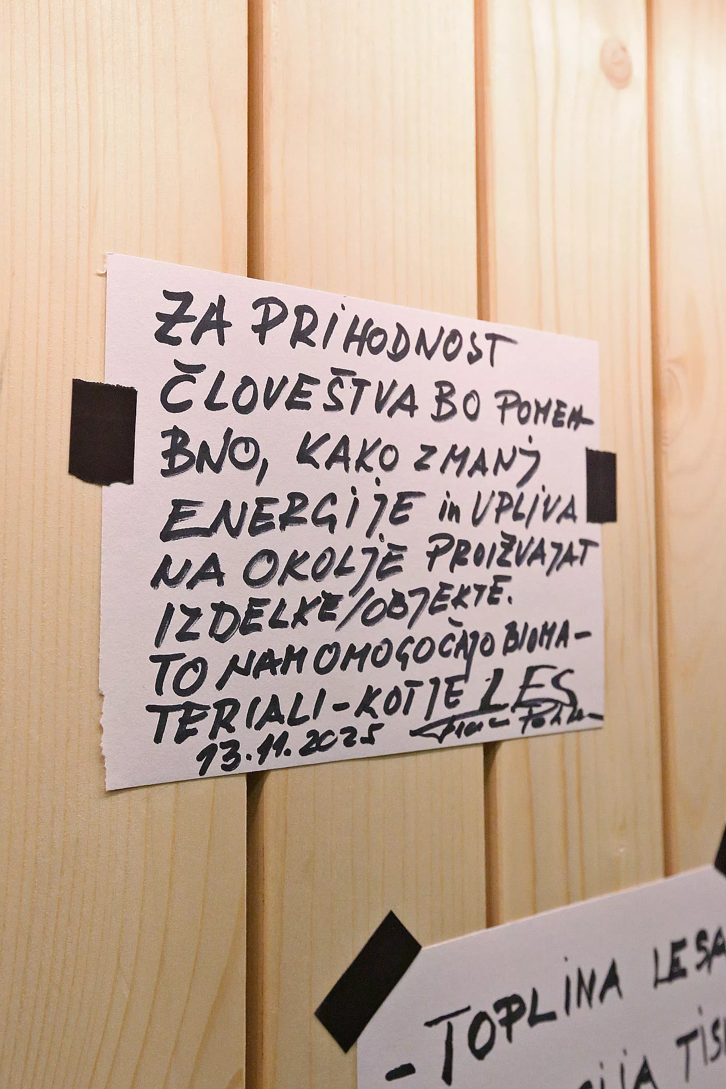 Sejem Ambient in dom plus_ (5) Sejem Ambient in dom plus, razstavni prostor Mizarstva Kos, Centra za zunanjo ureditev in Muzeja Lesarius. Razstava lesenih in celostnih zunanjih preobrazb oziroma prenov načrtovanih in izvedenih v Sloveniji