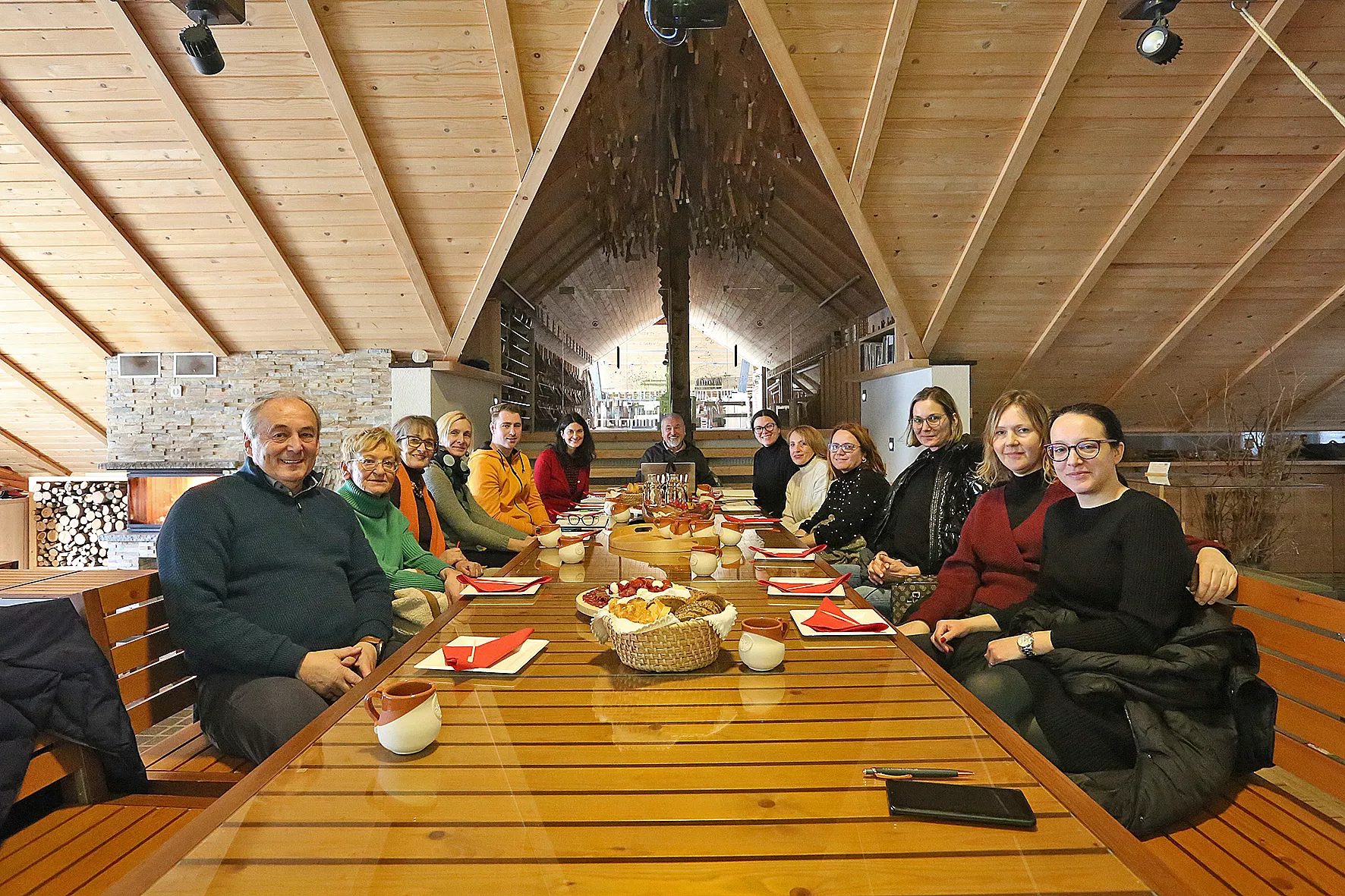 Spoznavno srečanje za zagon pilotskega projekta Lesena Doba_08.01 (10) Spoznavno srečanje treh LAS-ov za postavitev pilotskega projekta Lesena doba