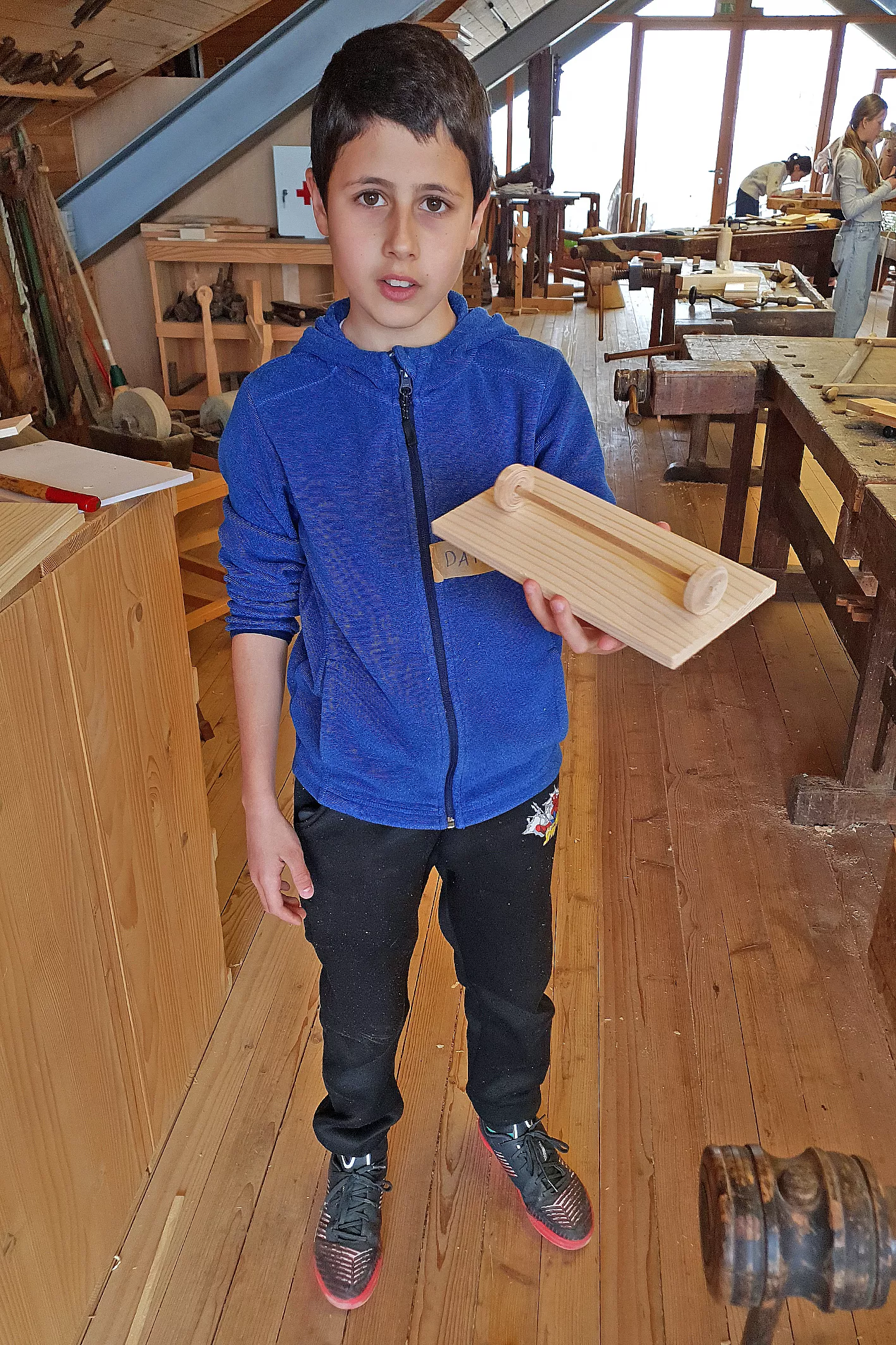 Kreativa in tehnika za mlade_LESARIUS_21.03 (6) Delavnice Kreativa in tehnika za mlade od 12 do 18 let na Veliki Preski v Lesariusu. Izvajalci so bili poleg vodnikov v Lesariusu tudi Zavod 1-2-3 in KIKštarter Kamnik.