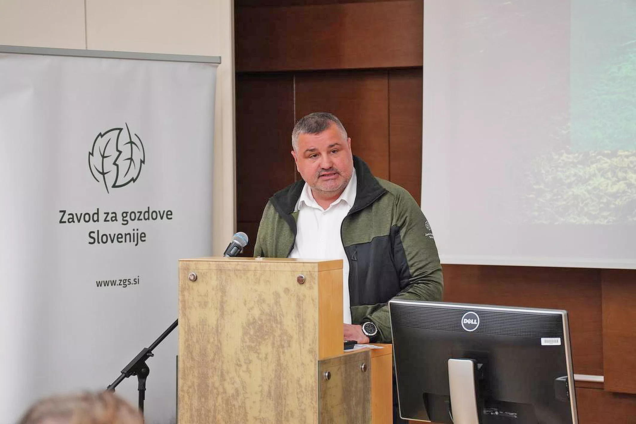 Mednarodni dan gozdov 2026 (5) Violinistka Neža Nahtigal na violini Mother Violin