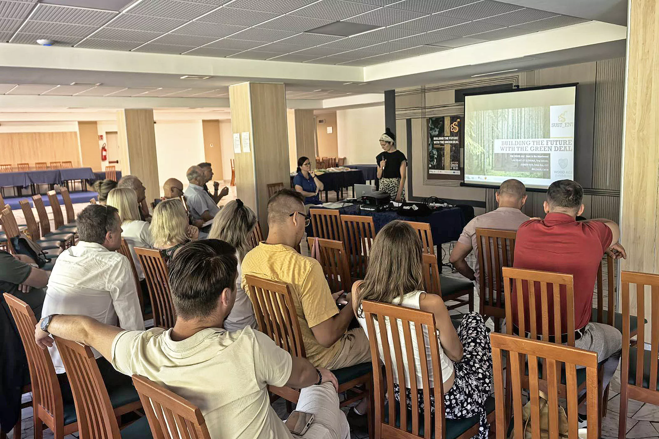 18.7.predstavitev Petra Kos,Mizarstvo Kos, Center za zunanjo ureditev in Muzej Lesarius, LAS projekt Lesena doba na zaključnem dogodku Social hackathon Umbria_2 ogled mesta Assisi