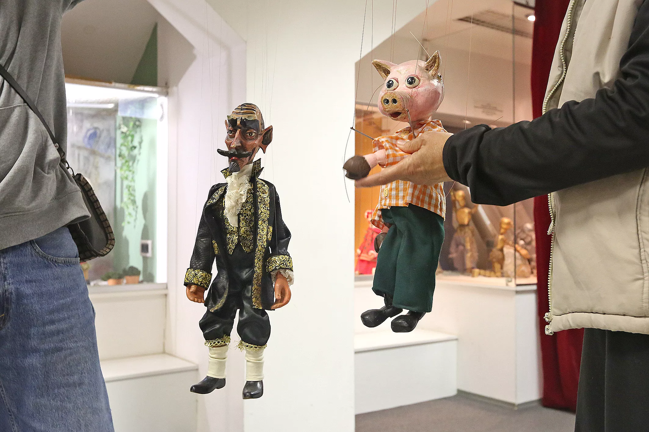 LES IN KULTURNA DEDIŠČINA_LAS Zasavje (13) Delavnica: Les in kulturna dediščina odkrivata svet hrastniških knapovskih marionet, izdelovanja lesenih lutk v Hrastniku pod vodstvo Špele Ulaga. Organizator Partnerstvo LAS Zasavje