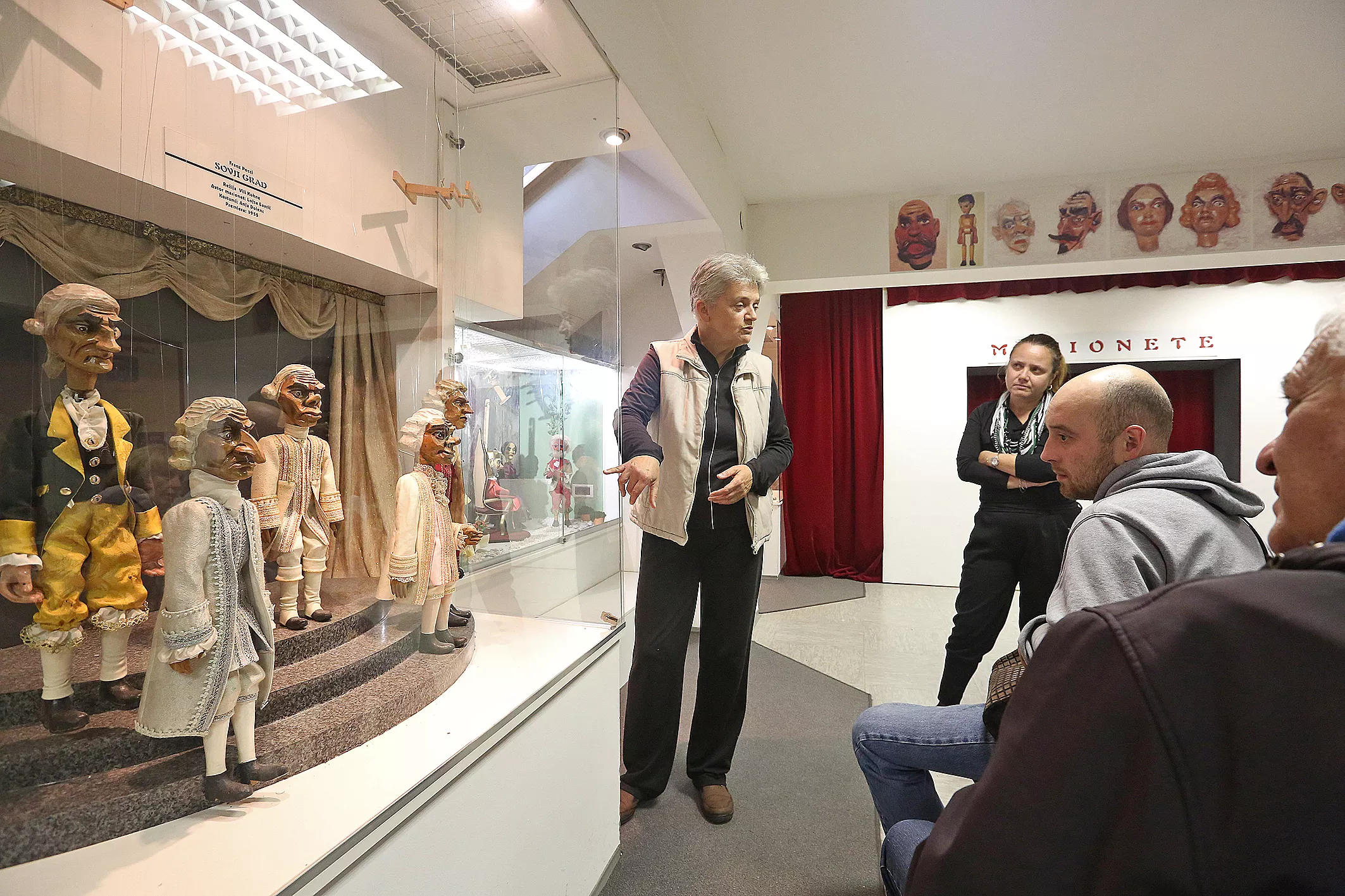 LES IN KULTURNA DEDIŠČINA_LAS Zasavje (16) Delavnica: Les in kulturna dediščina odkrivata svet hrastniških knapovskih marionet, izdelovanja lesenih lutk v Hrastniku pod vodstvo Špele Ulaga. Organizator Partnerstvo LAS Zasavje