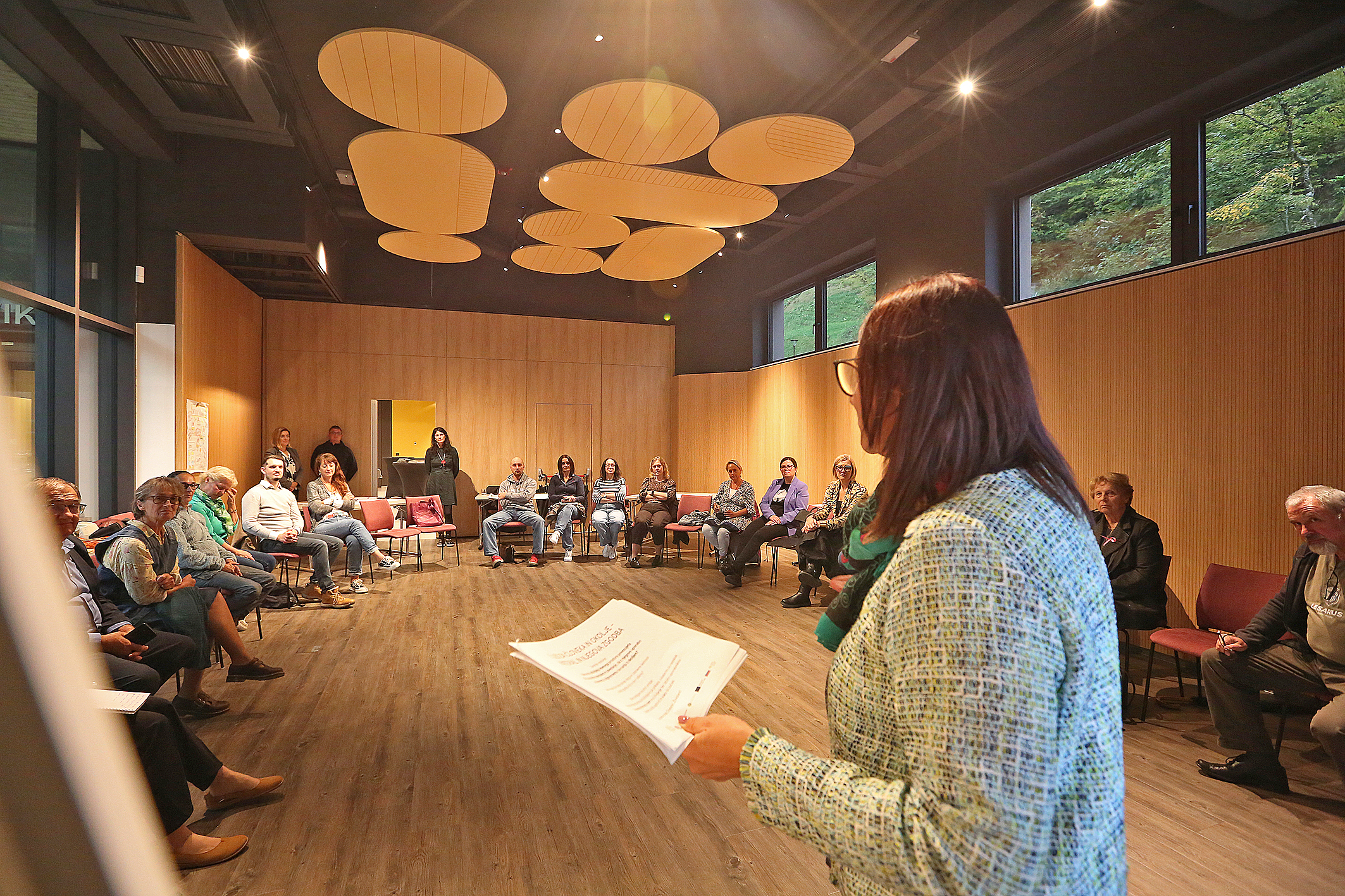 LES IN ZDRAVJE_LAS Srce Slovenije (12) Les in zdravje, posvet in delavnica v organizaciji Mizarstva Kos in LAS Srce Slovenije združila različne poglede in razmišljanja v Kongresnem centru Term Snovik