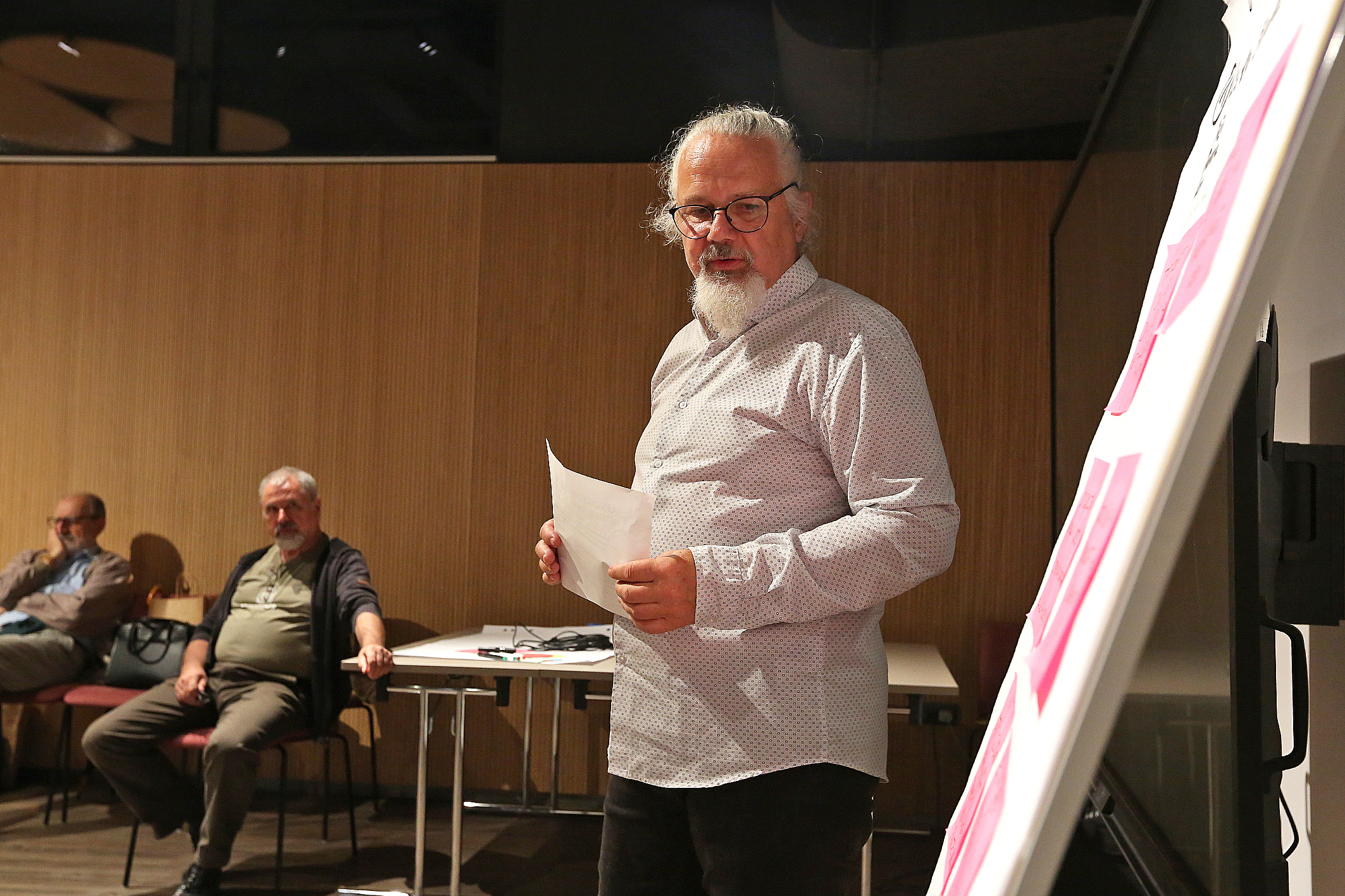 LES IN ZDRAVJE_LAS Srce Slovenije (33) Les in zdravje, posvet in delavnica v organizaciji Mizarstva Kos in LAS Srce Slovenije združila različne poglede in razmišljanja v Kongresnem centru Term Snovik