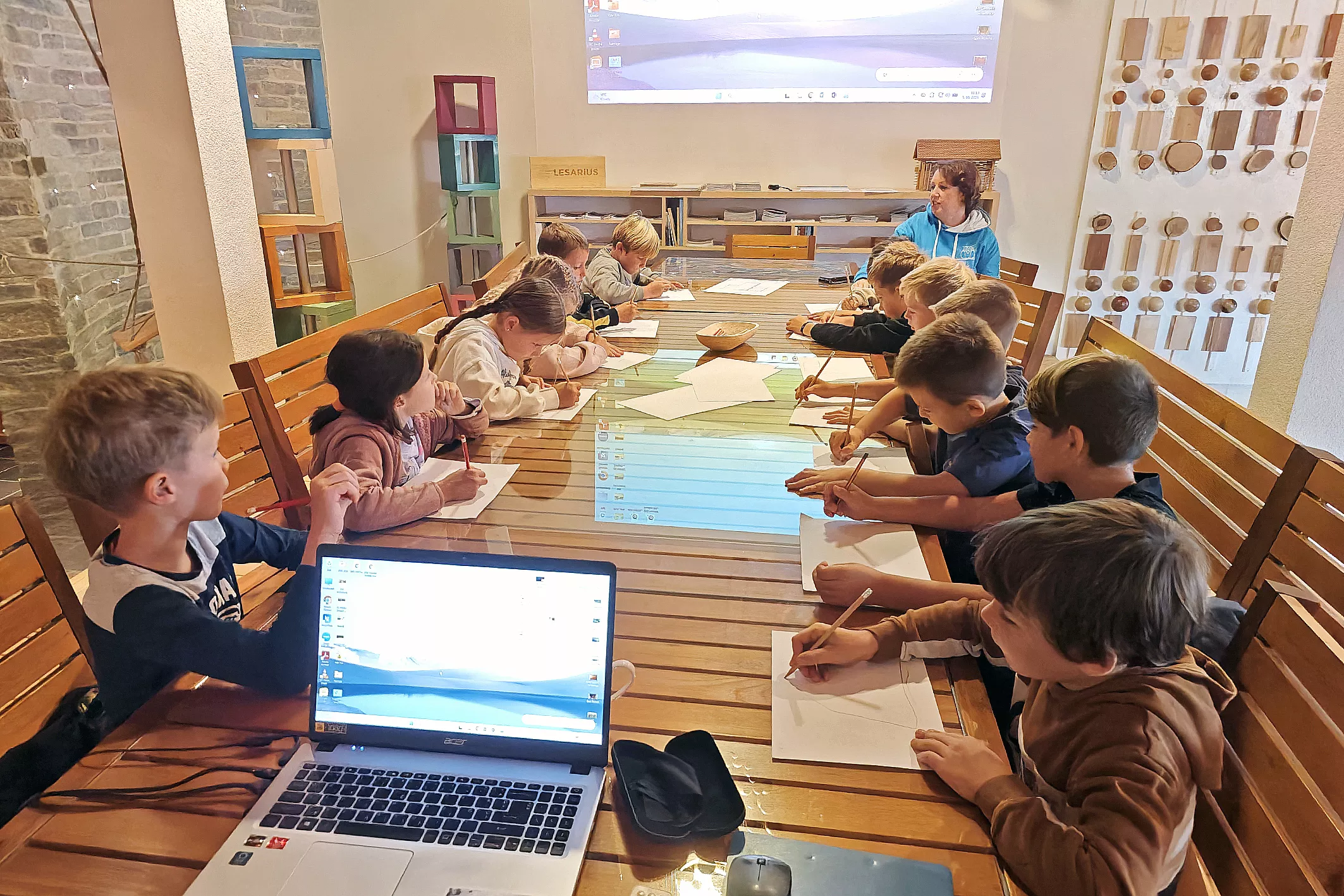 PŠ Hotič na obisku v Lesariusu (2) Muzej Lesarius so obiskali šolarji iz Podružnične šole Hotič blizu Litije